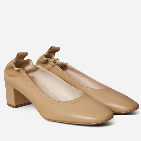 Everlane Shoes - Everlane The Italian Leather Day Heel in light tan taupe size 6